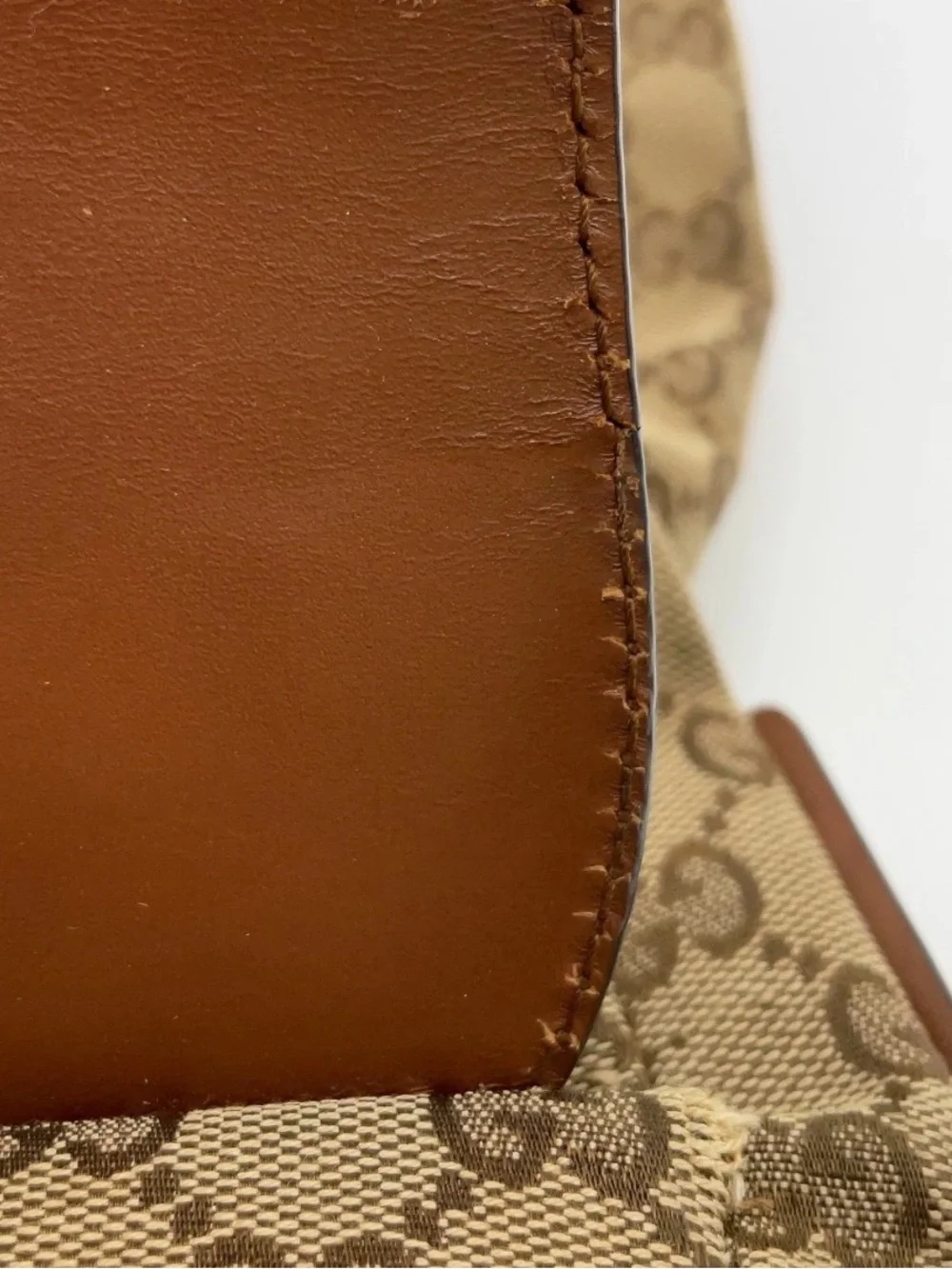 Gucci Brown Leather & GG Canvas Messenger Flap over monogram authentic Bag